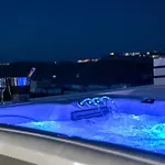 Mary Castelia With Jacuzzi Daire *