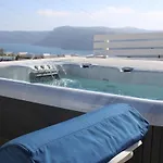 Mary Castelia With Jacuzzi *