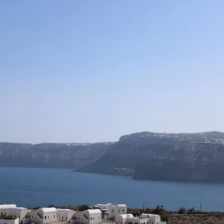 Mary Castelia With Jacuzzi *