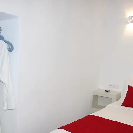 Mary Castelia With Jacuzzi * Akrotírion