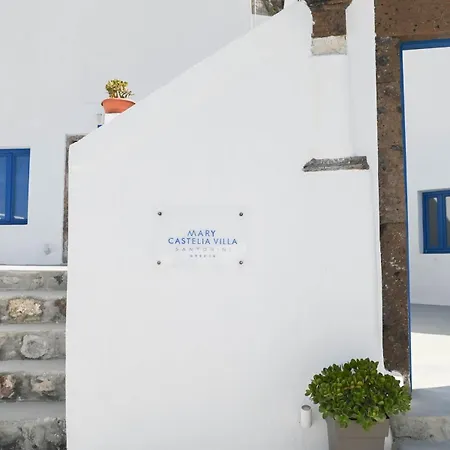 Mary Castelia With Jacuzzi Akrotiri (Santorini)