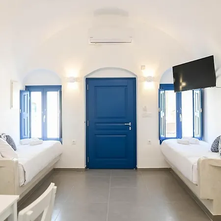 Mary Castelia With Jacuzzi