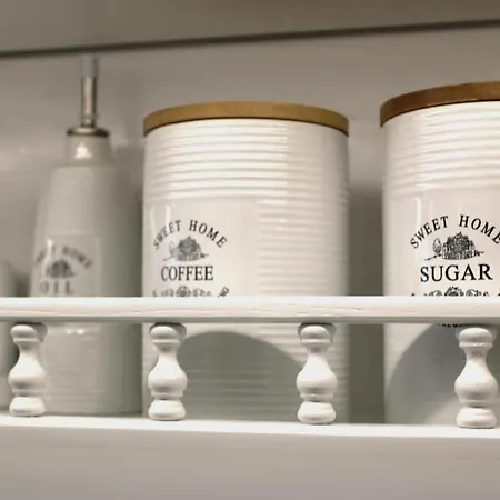 Mary Castelia With Jacuzzi Apartamento