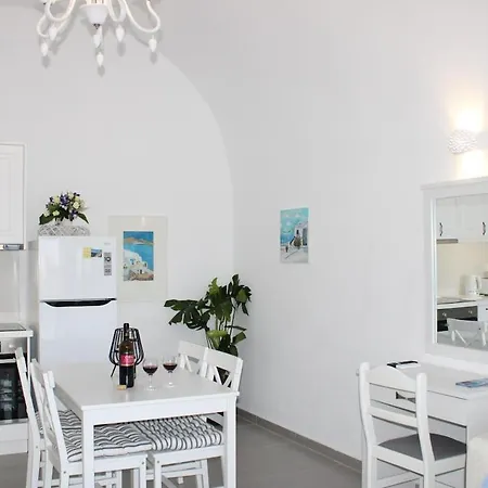 Mary Castelia With Jacuzzi Apartamento *